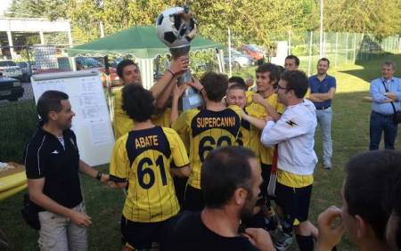 sezione di Collegno in festa dopo la vittoria